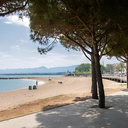 Beach Apartment Regueral カンブリルス エクステリア 写真