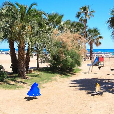 Beach Apartment Regueral カンブリルス エクステリア 写真