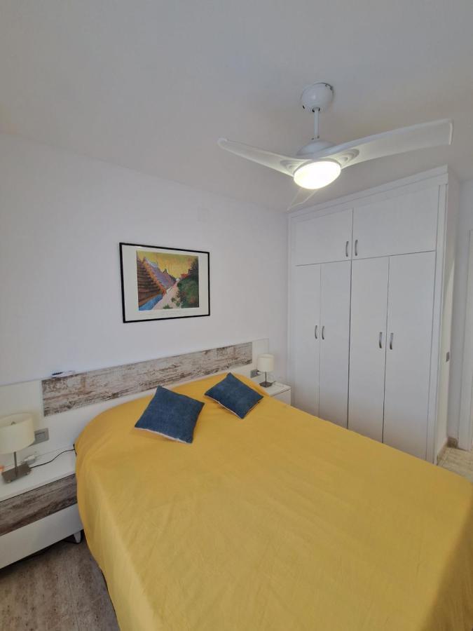 Beach Apartment Regueral カンブリルス エクステリア 写真