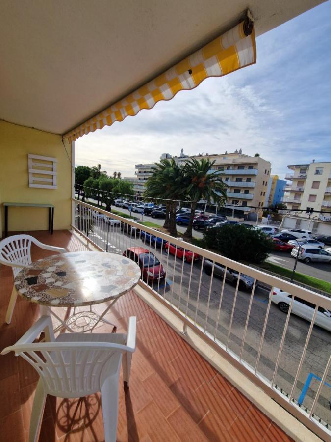 Beach Apartment Regueral カンブリルス エクステリア 写真
