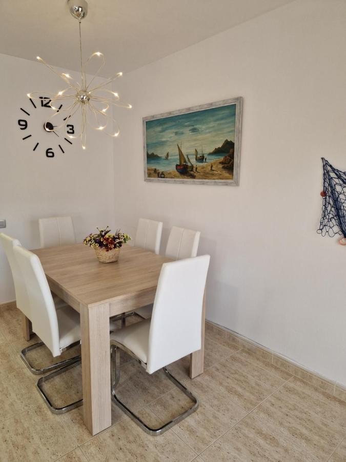 Beach Apartment Regueral カンブリルス エクステリア 写真