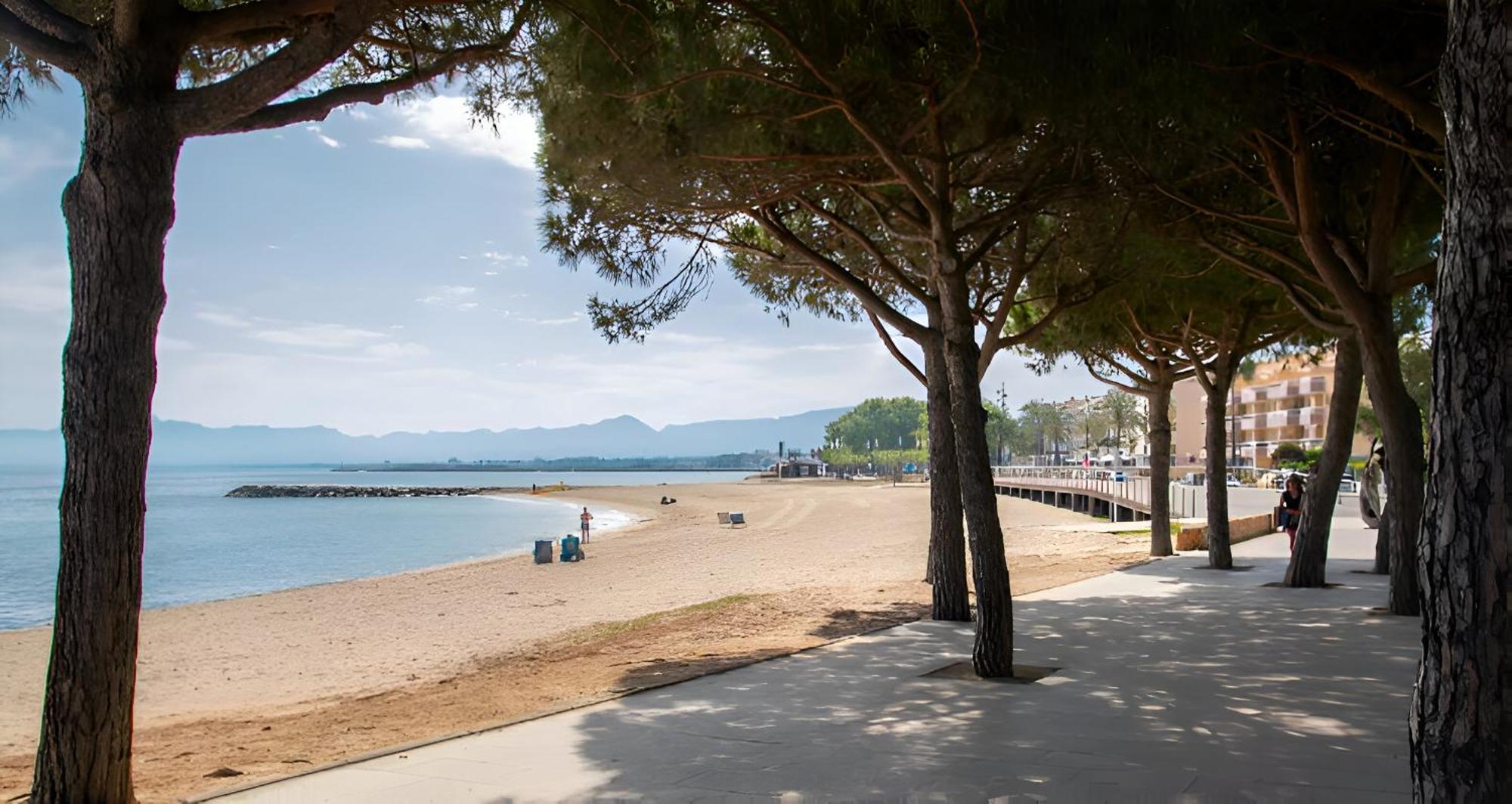 Beach Apartment Regueral カンブリルス エクステリア 写真